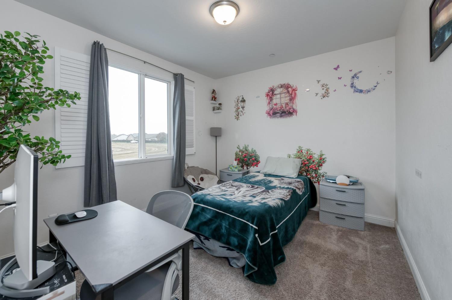 763 Howard St, Kingsburg, CA 93631