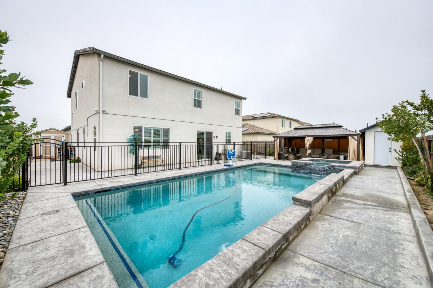 763 Howard St, Kingsburg, CA 93631