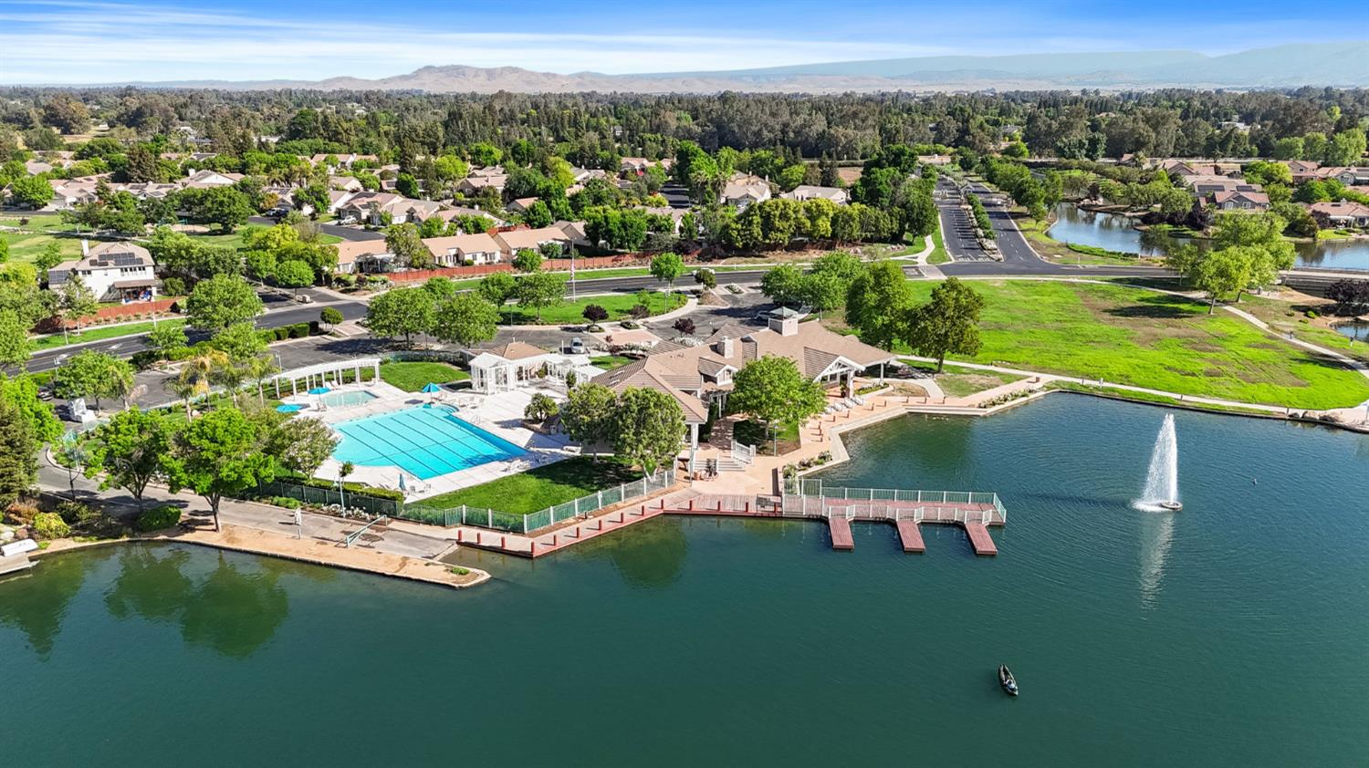 4199 N Quail Xing, Clovis, CA 93619