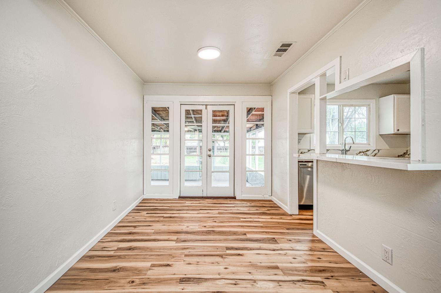 517 Rotan Ave, Madera, CA 93637