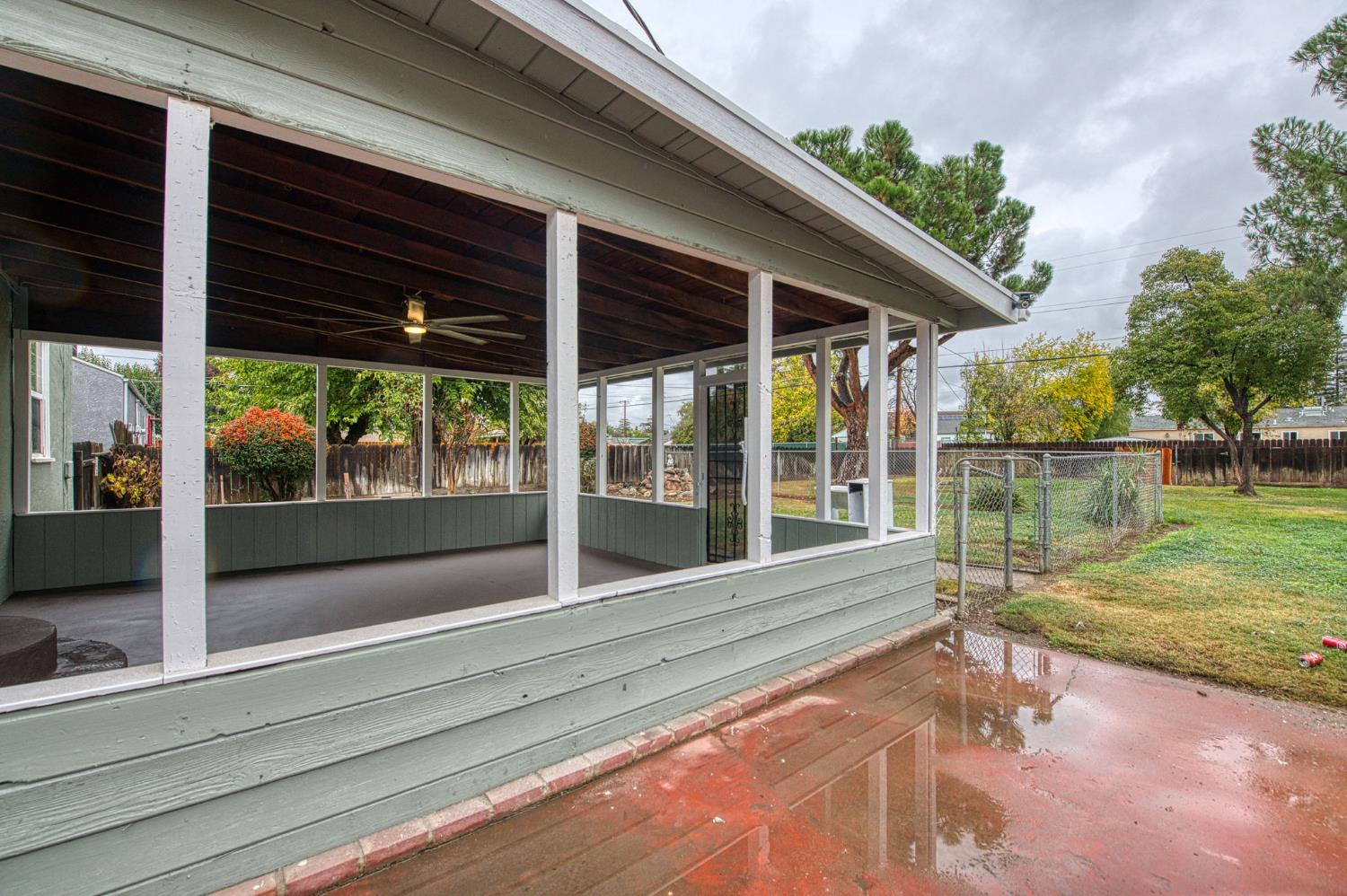 517 Rotan Ave, Madera, CA 93637