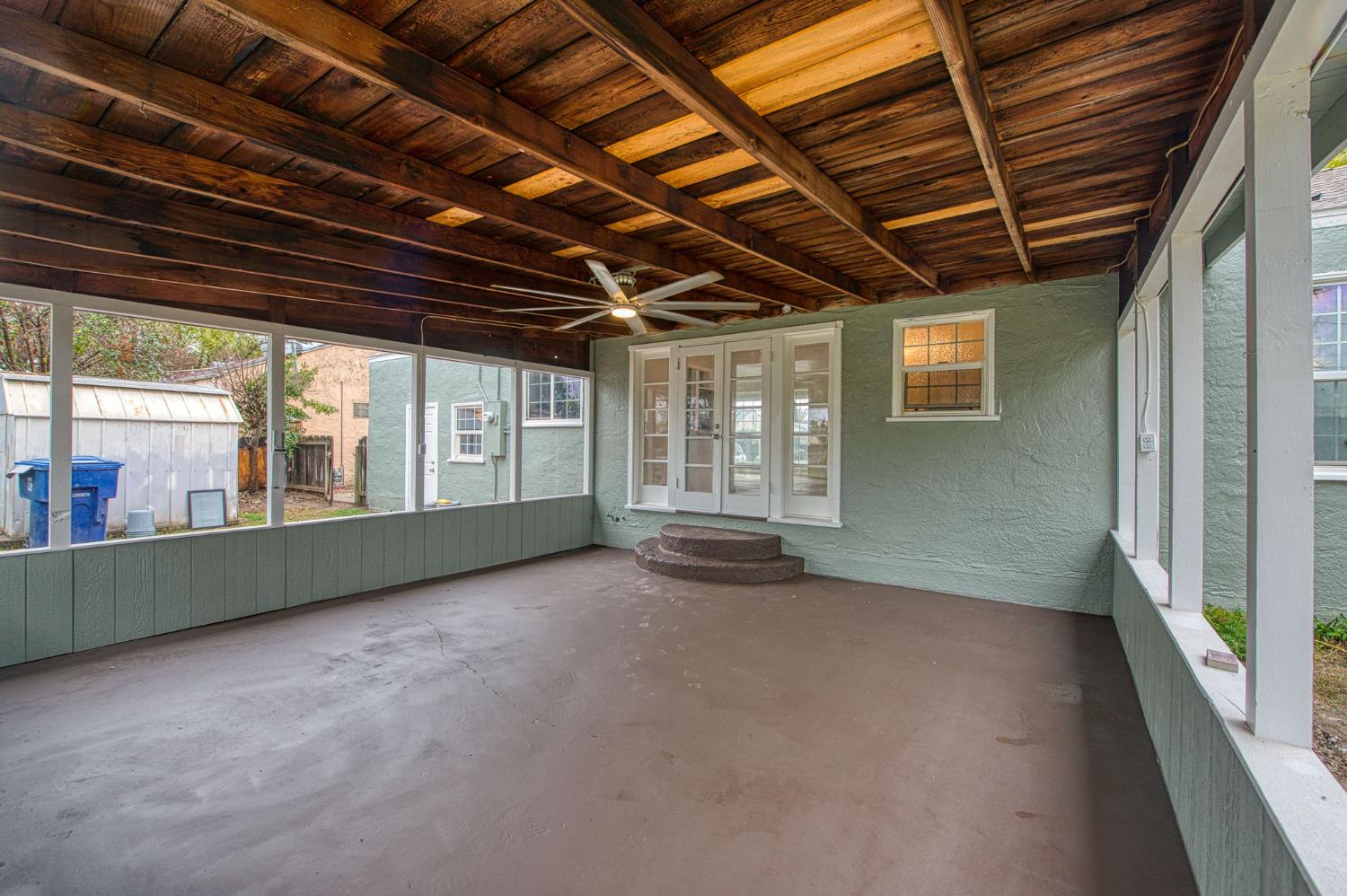 517 Rotan Ave, Madera, CA 93637