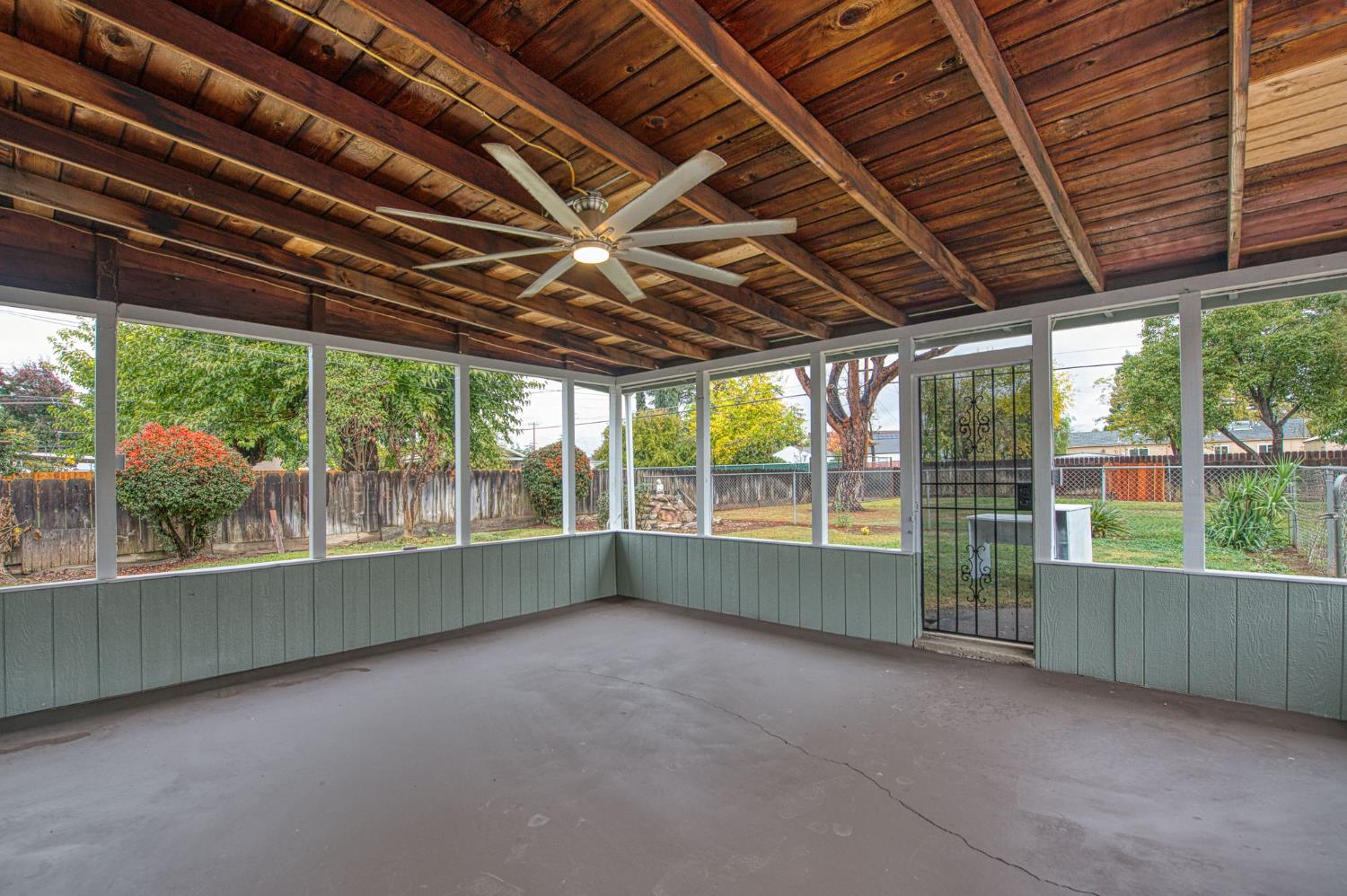 517 Rotan Ave, Madera, CA 93637