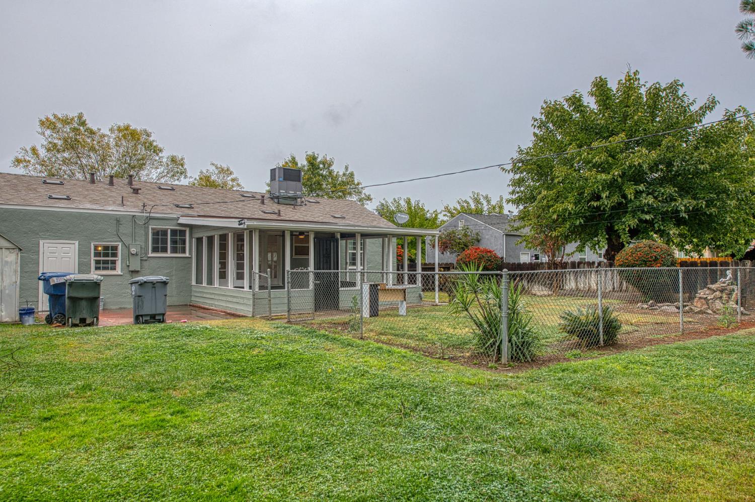 517 Rotan Ave, Madera, CA 93637