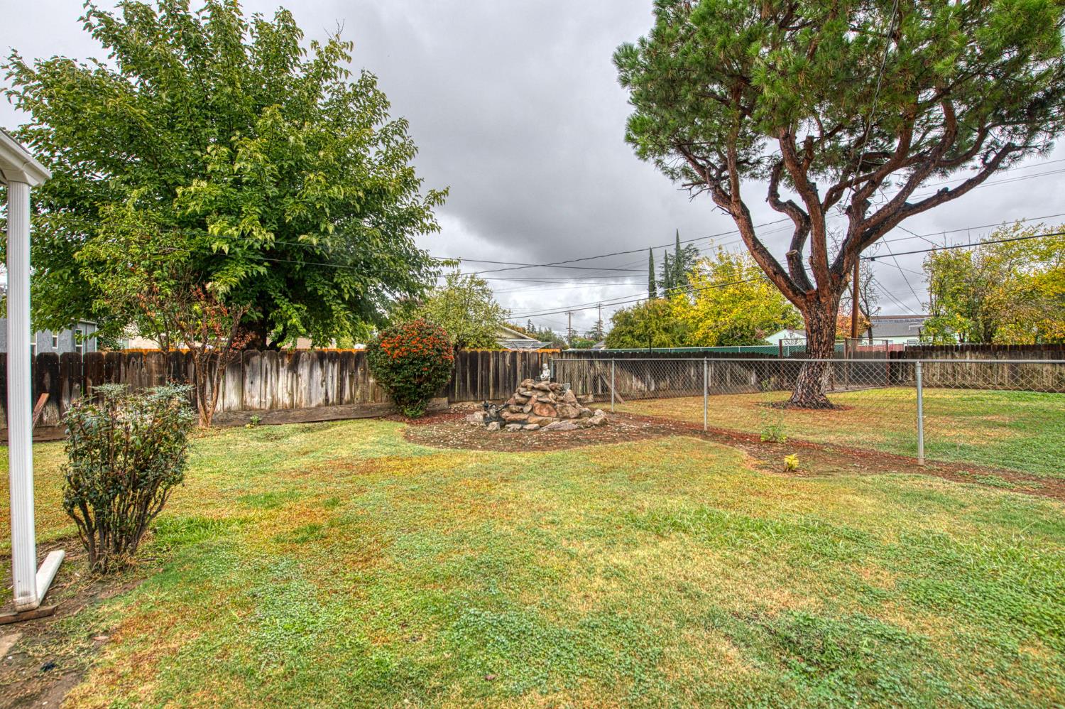 517 Rotan Ave, Madera, CA 93637