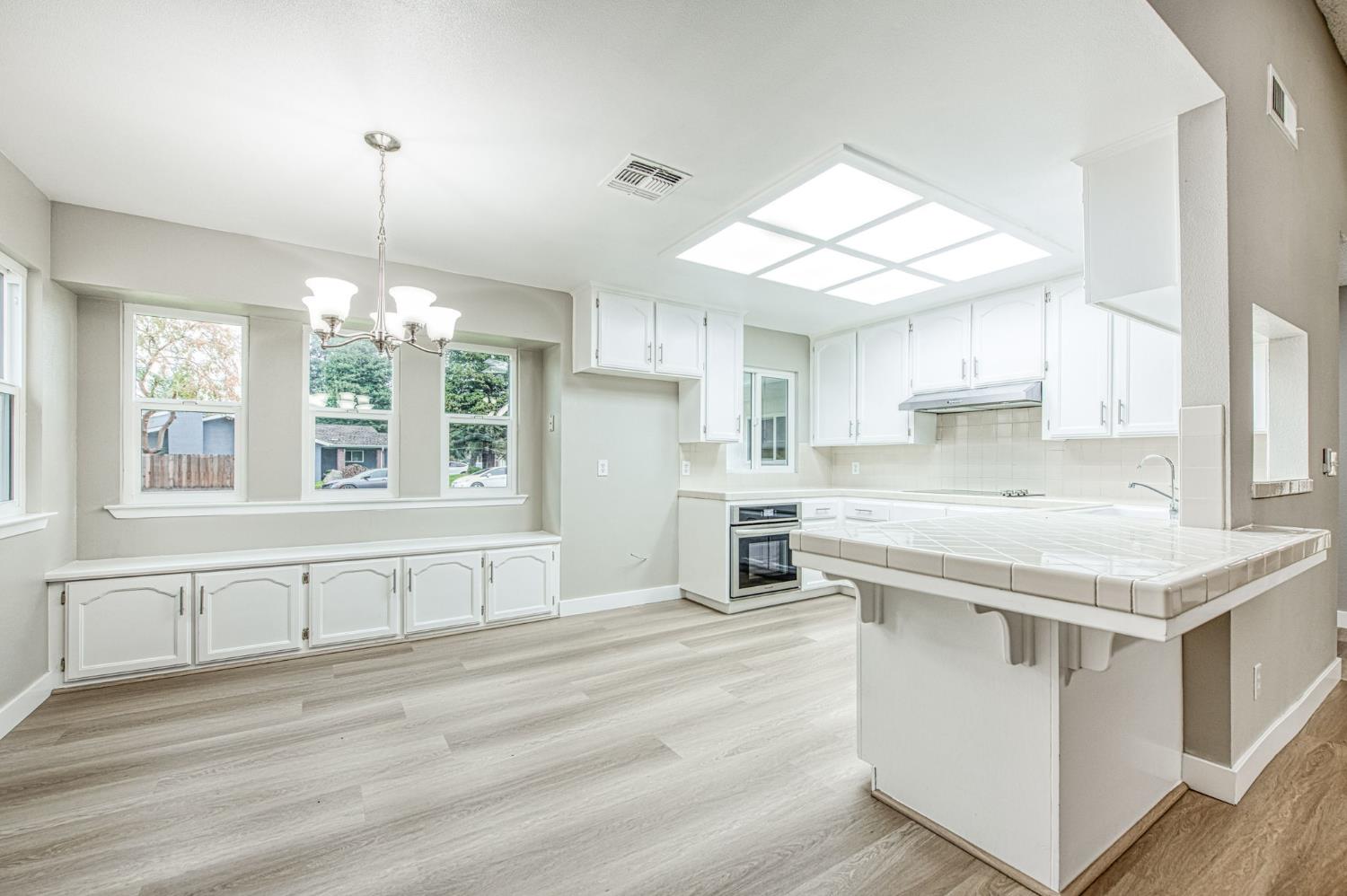 6377 N Genoa Ave, Fresno, CA 93722