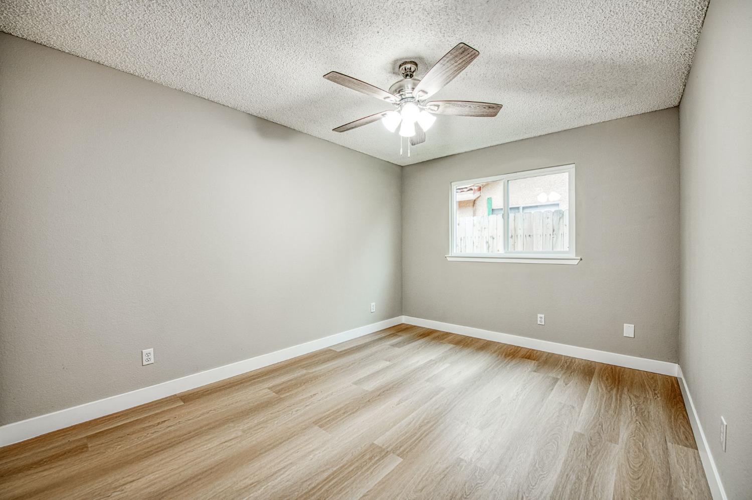 6377 N Genoa Ave, Fresno, CA 93722