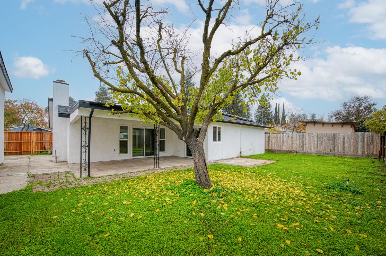 6377 N Genoa Ave, Fresno, CA 93722