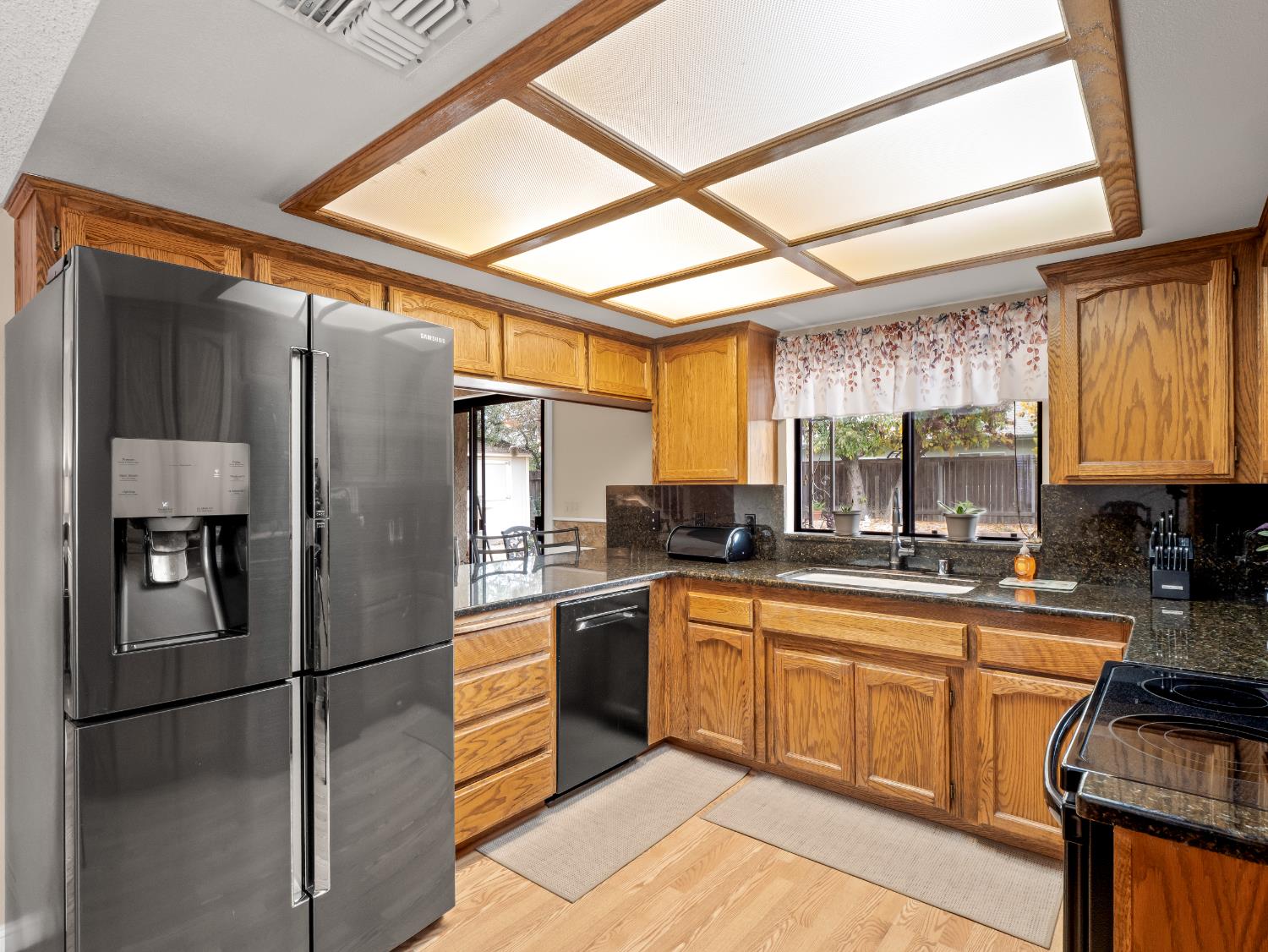 9322 N Jackson Ave, Fresno, CA 93720