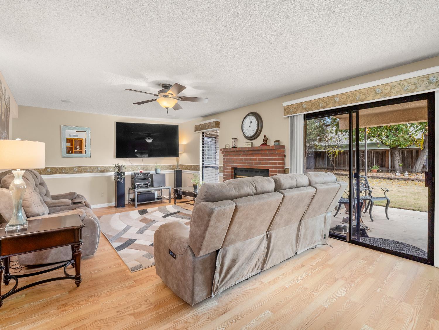 9322 N Jackson Ave, Fresno, CA 93720