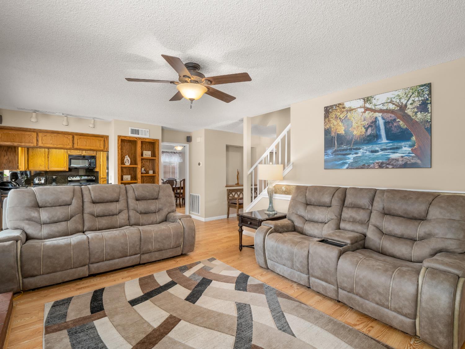 9322 N Jackson Ave, Fresno, CA 93720