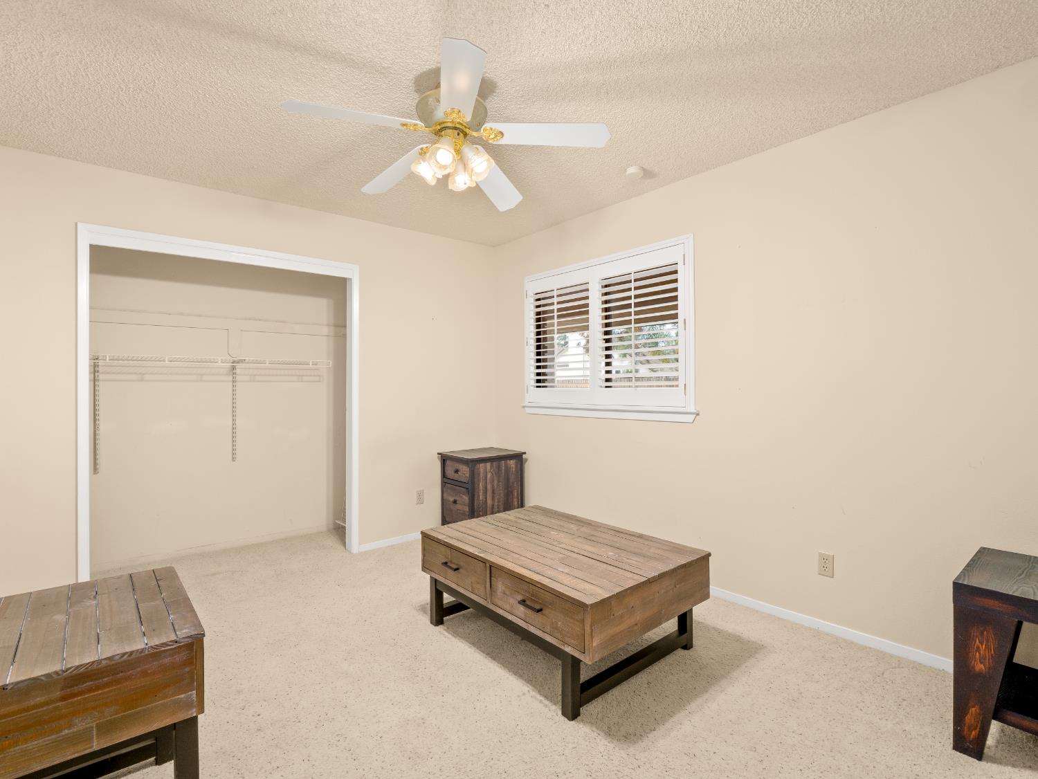 9322 N Jackson Ave, Fresno, CA 93720