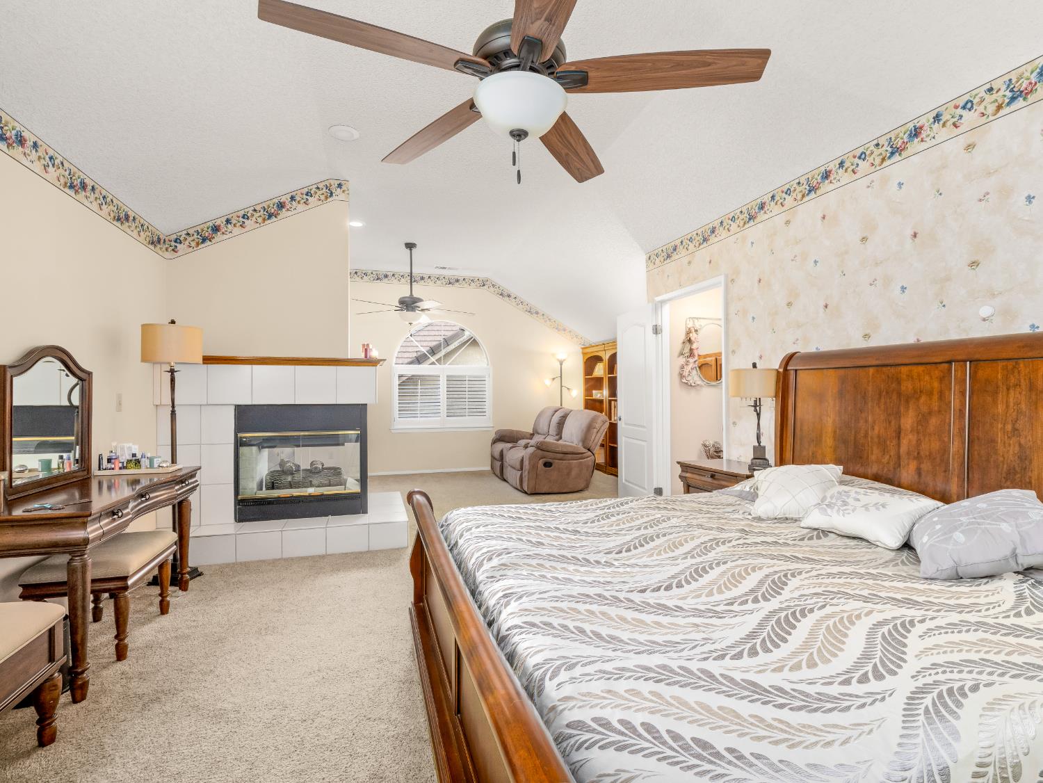 9322 N Jackson Ave, Fresno, CA 93720