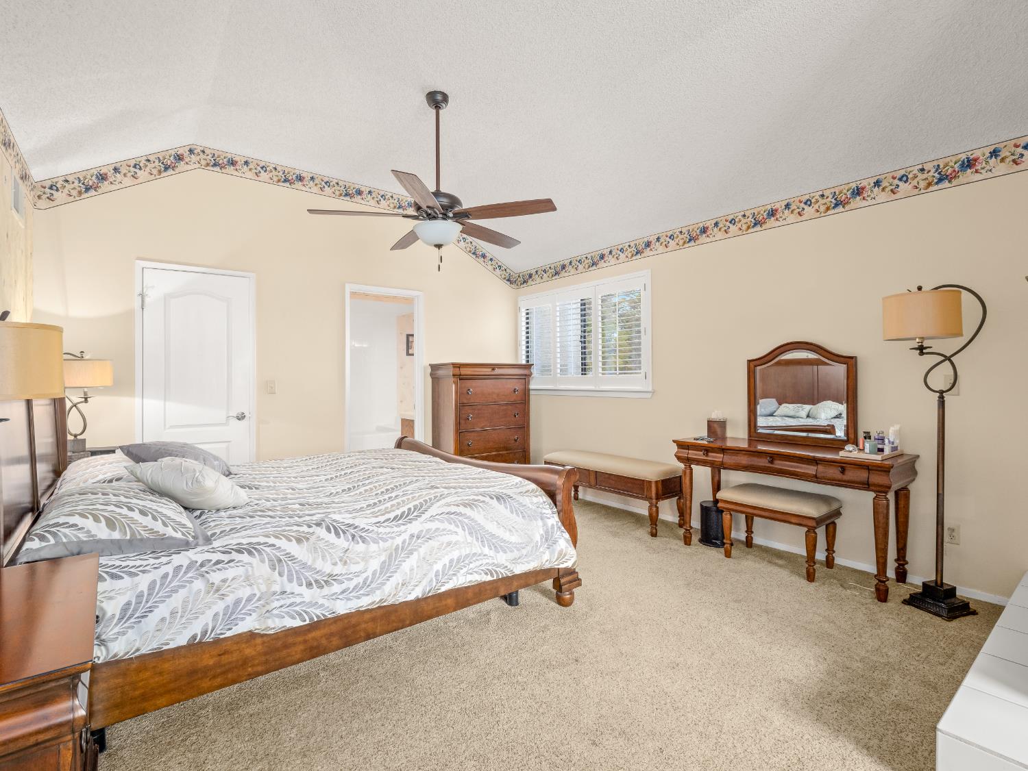 9322 N Jackson Ave, Fresno, CA 93720