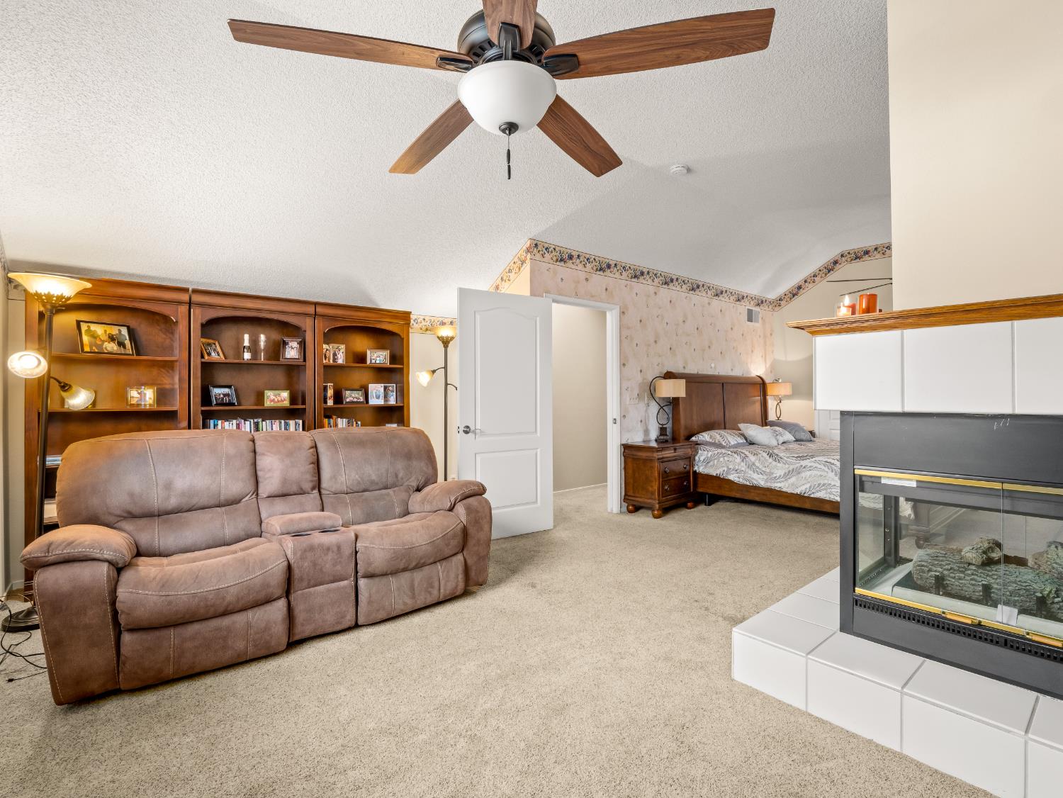 9322 N Jackson Ave, Fresno, CA 93720