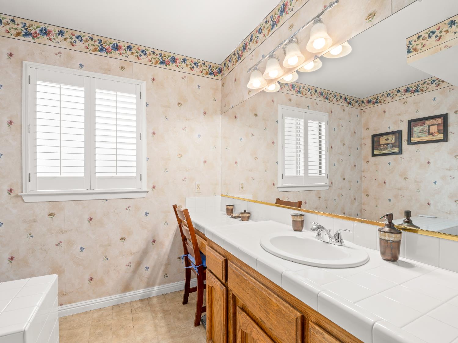 9322 N Jackson Ave, Fresno, CA 93720