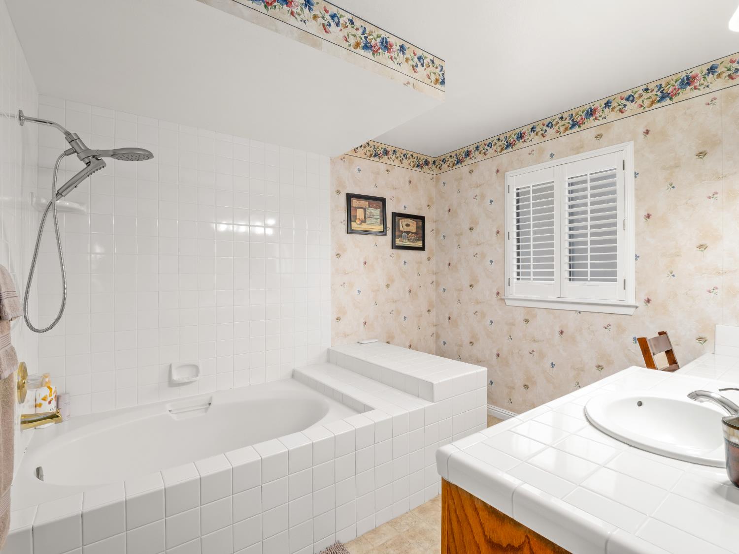 9322 N Jackson Ave, Fresno, CA 93720