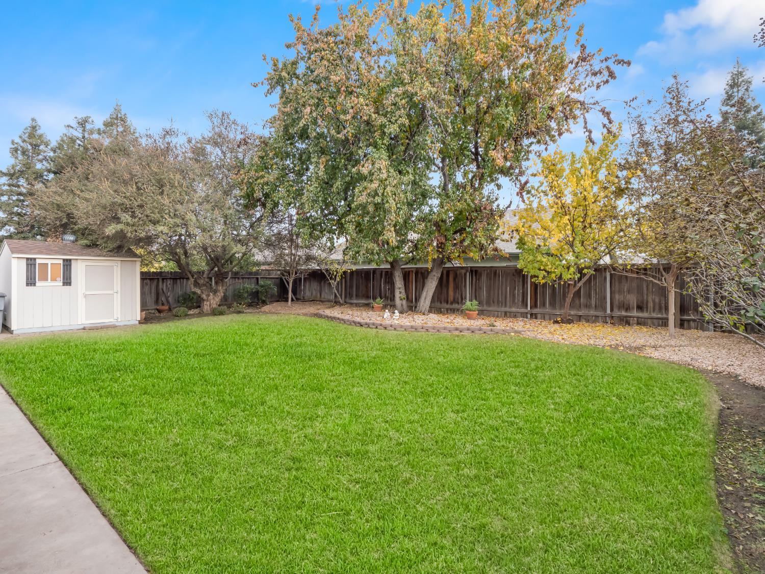 9322 N Jackson Ave, Fresno, CA 93720