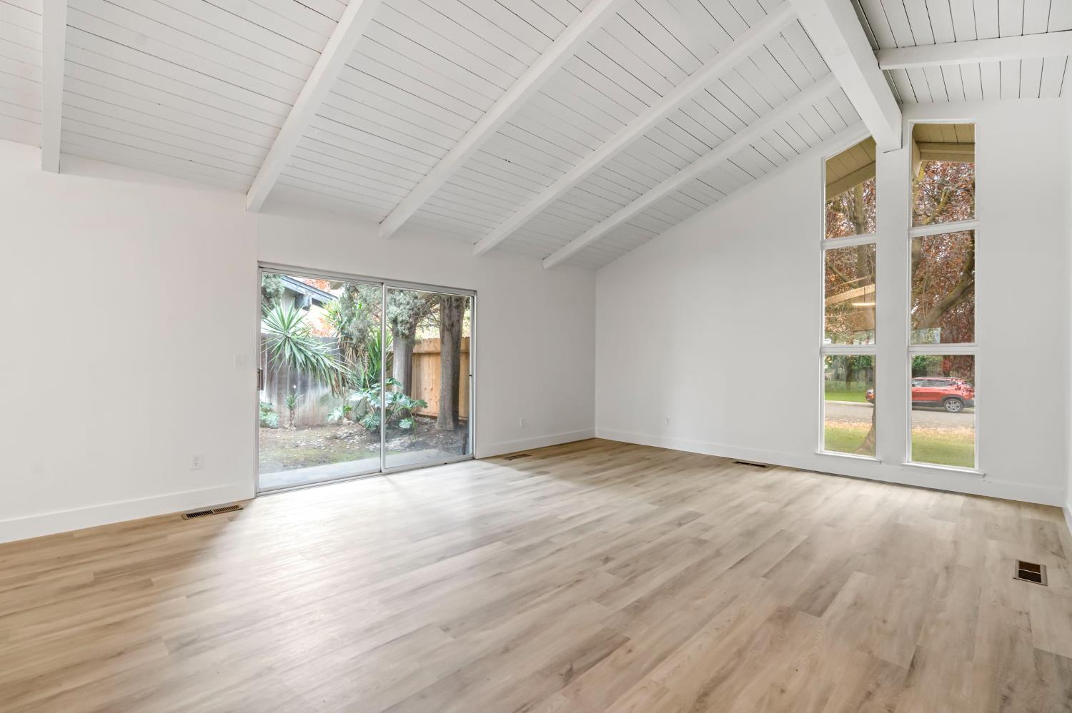 2740 W San Madele Ave, Fresno, CA 93711