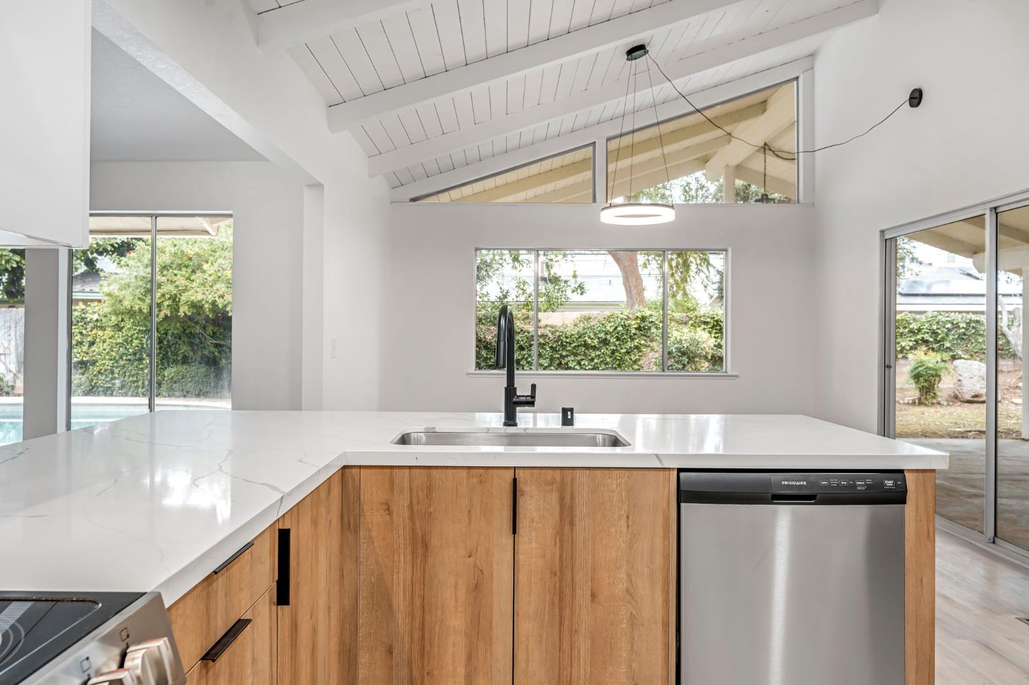 2740 W San Madele Ave, Fresno, CA 93711