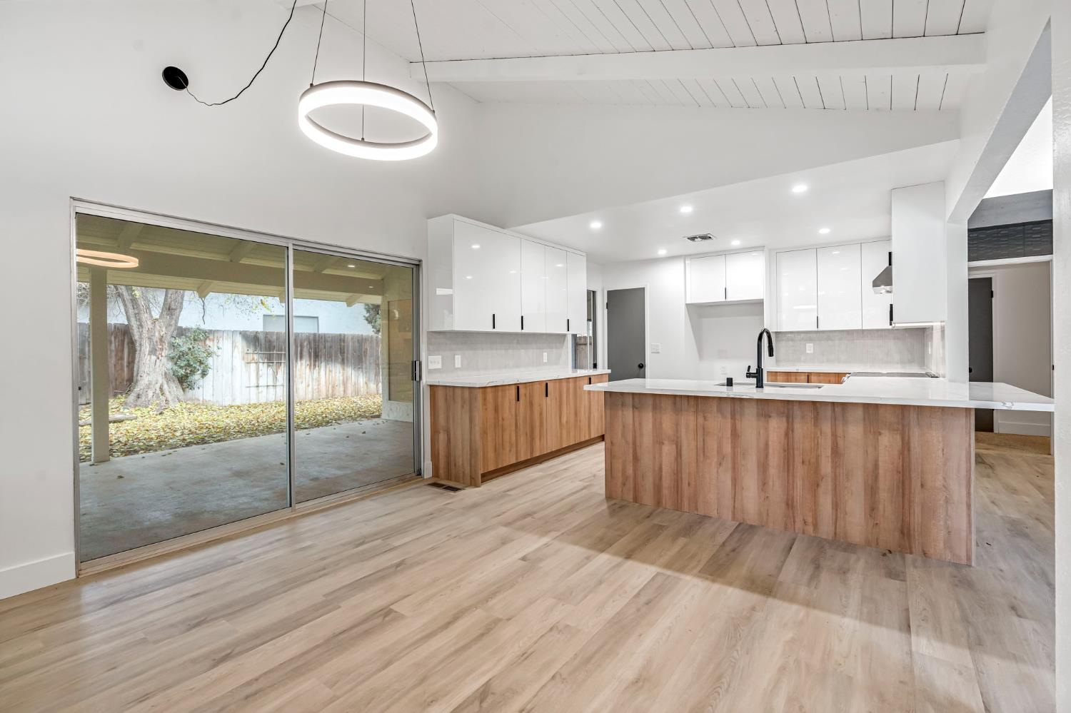 2740 W San Madele Ave, Fresno, CA 93711