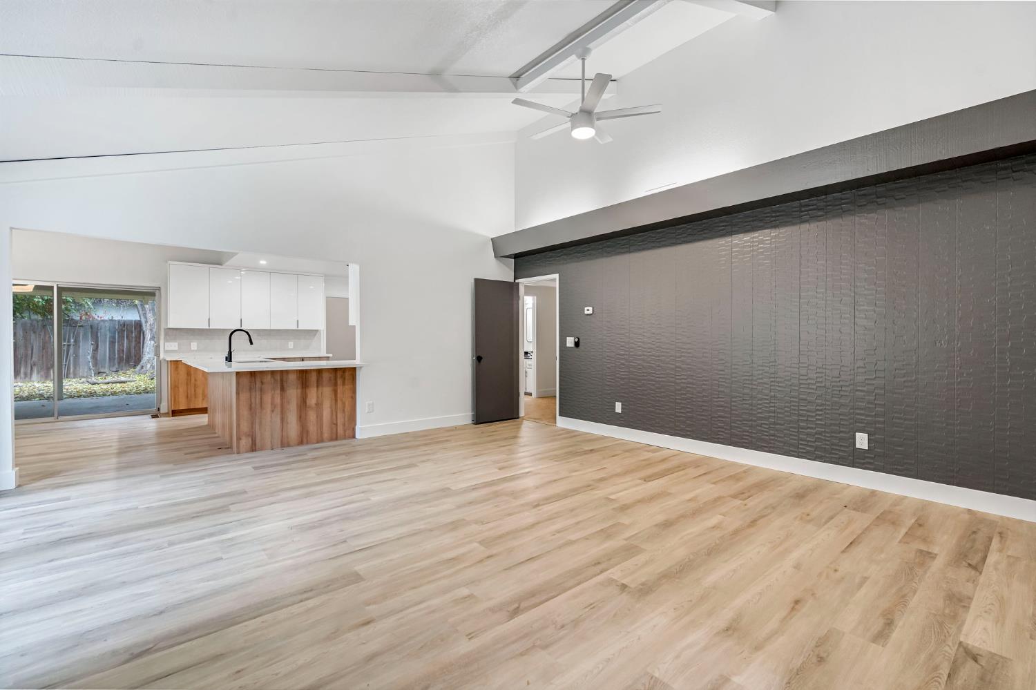 2740 W San Madele Ave, Fresno, CA 93711