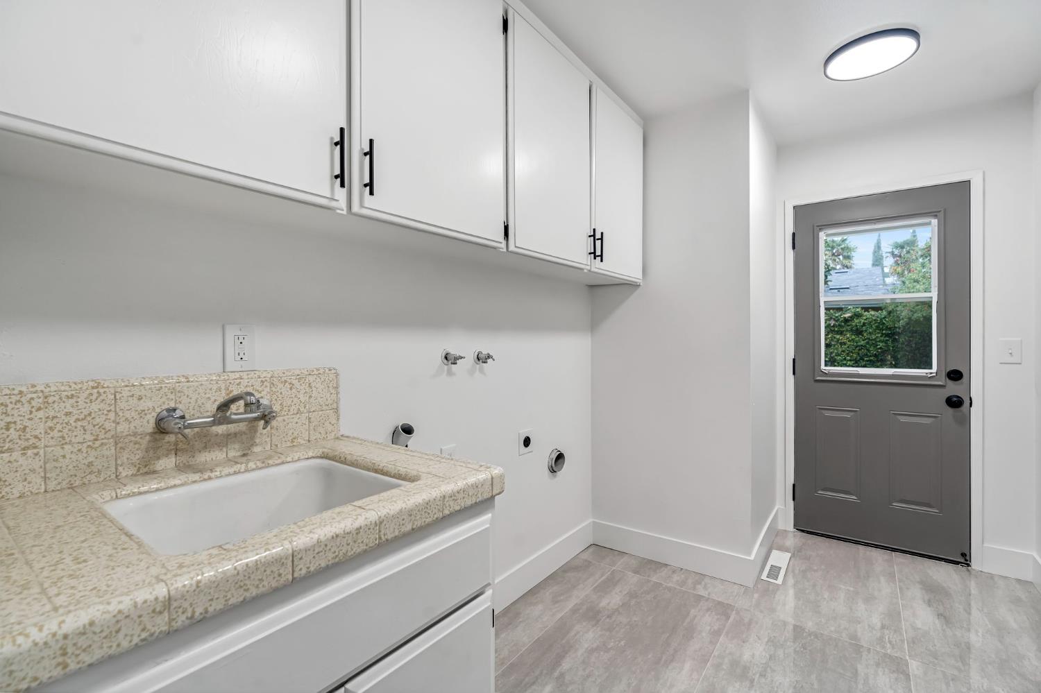 2740 W San Madele Ave, Fresno, CA 93711