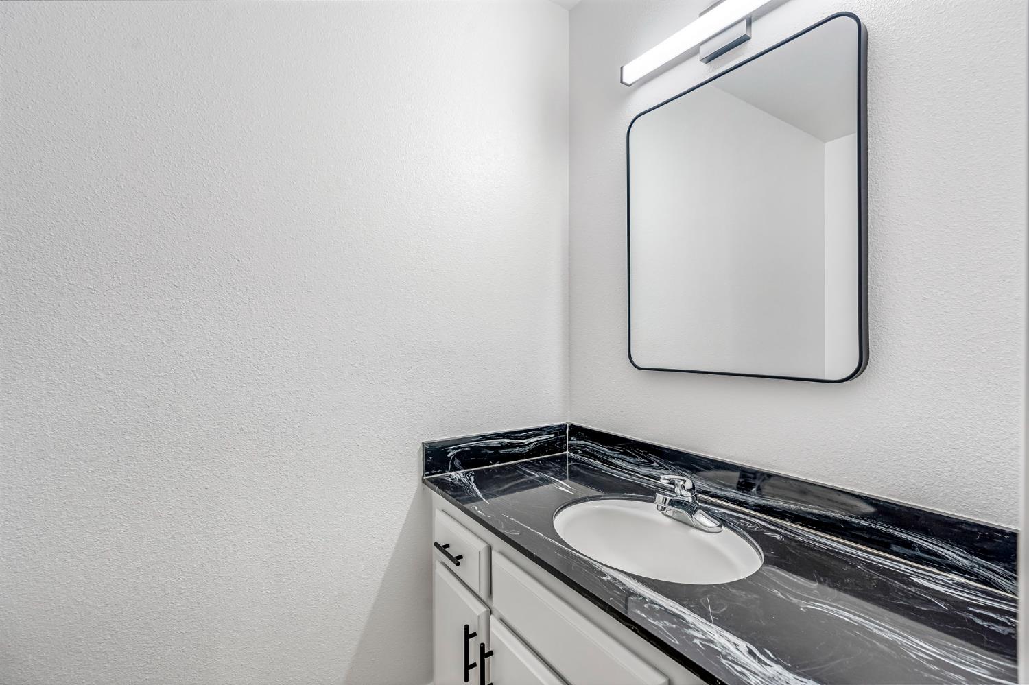 2740 W San Madele Ave, Fresno, CA 93711