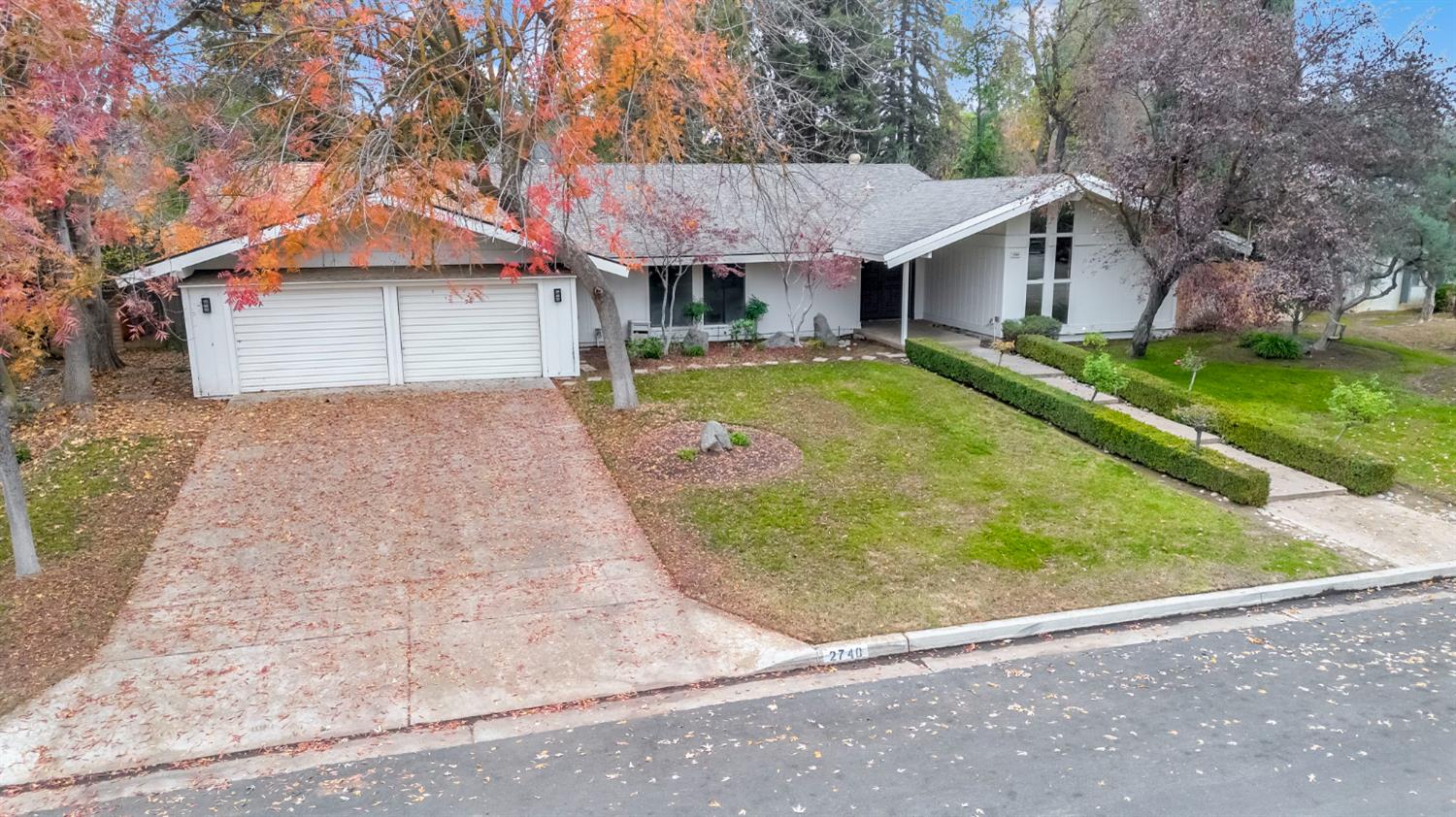 2740 W San Madele Ave, Fresno, CA 93711