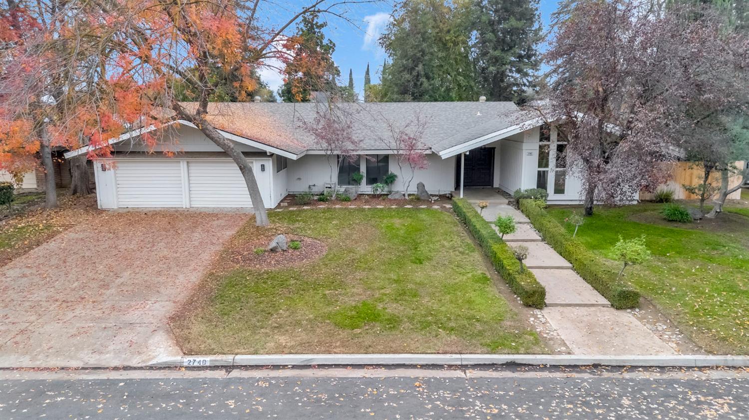 2740 W San Madele Ave, Fresno, CA 93711