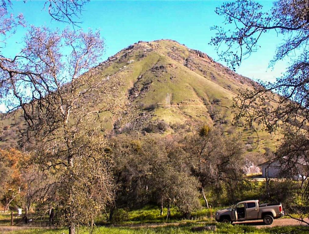 82 Erwin Ln, Yokuts Valley, CA 93675