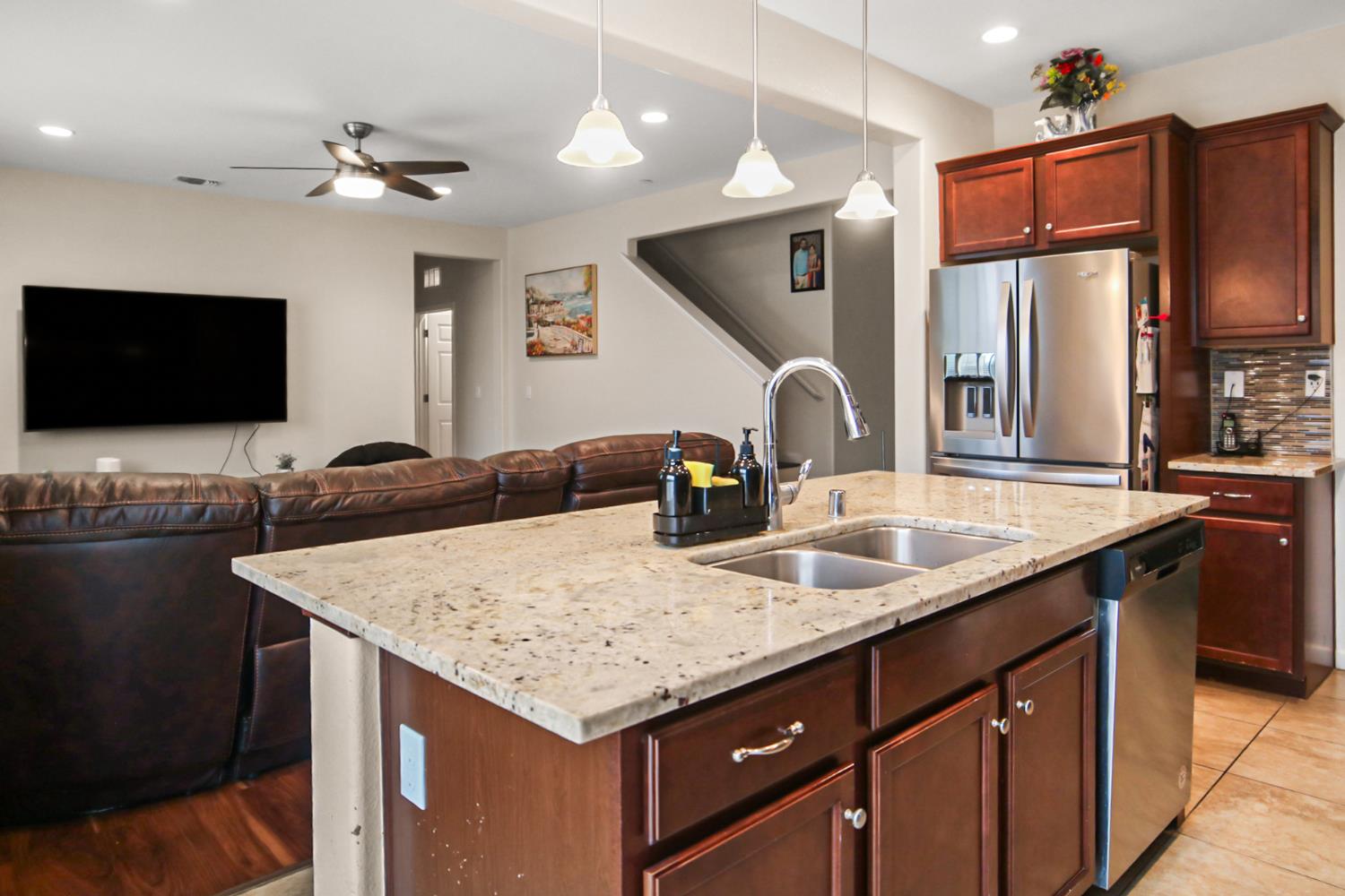 6631 W Fallon Ave, Fresno, CA 93722