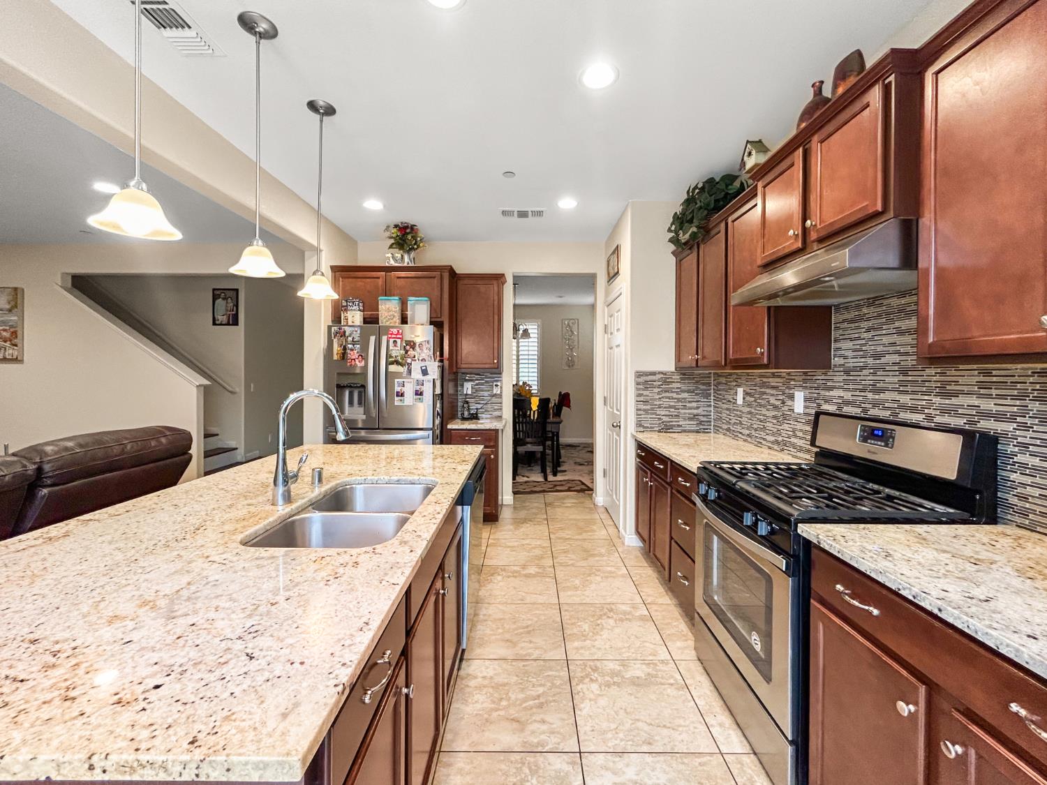 6631 W Fallon Ave, Fresno, CA 93722