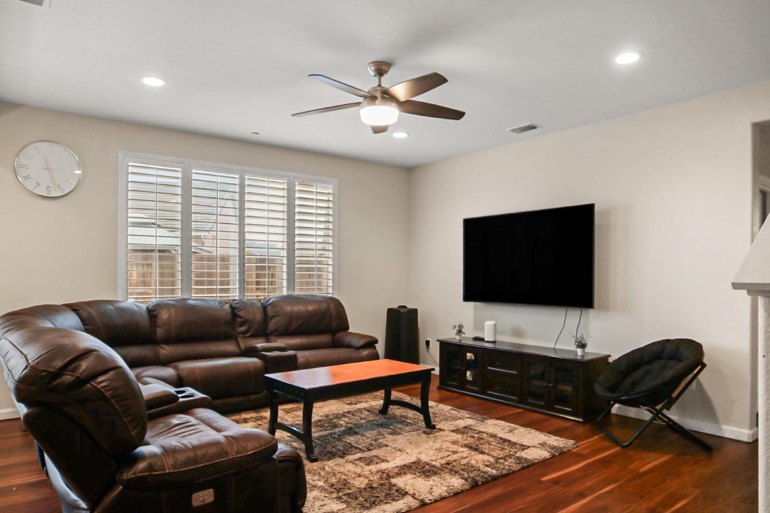 6631 W Fallon Ave, Fresno, CA 93722