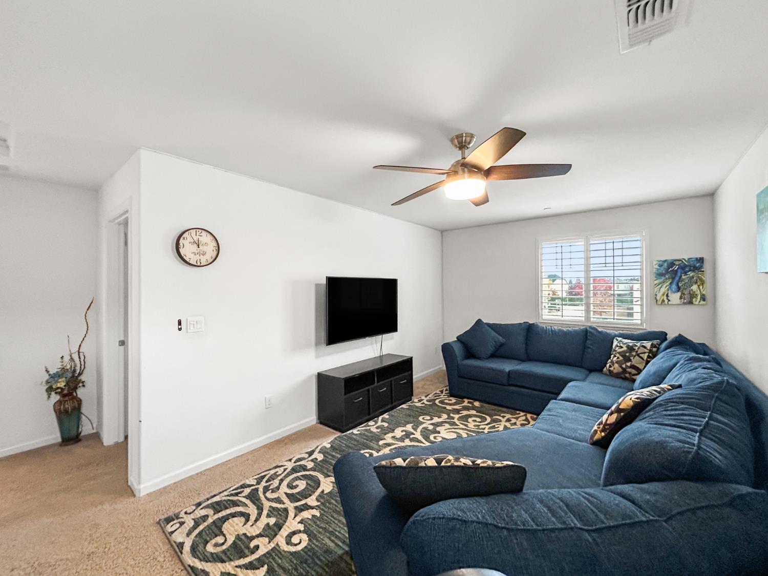 6631 W Fallon Ave, Fresno, CA 93722