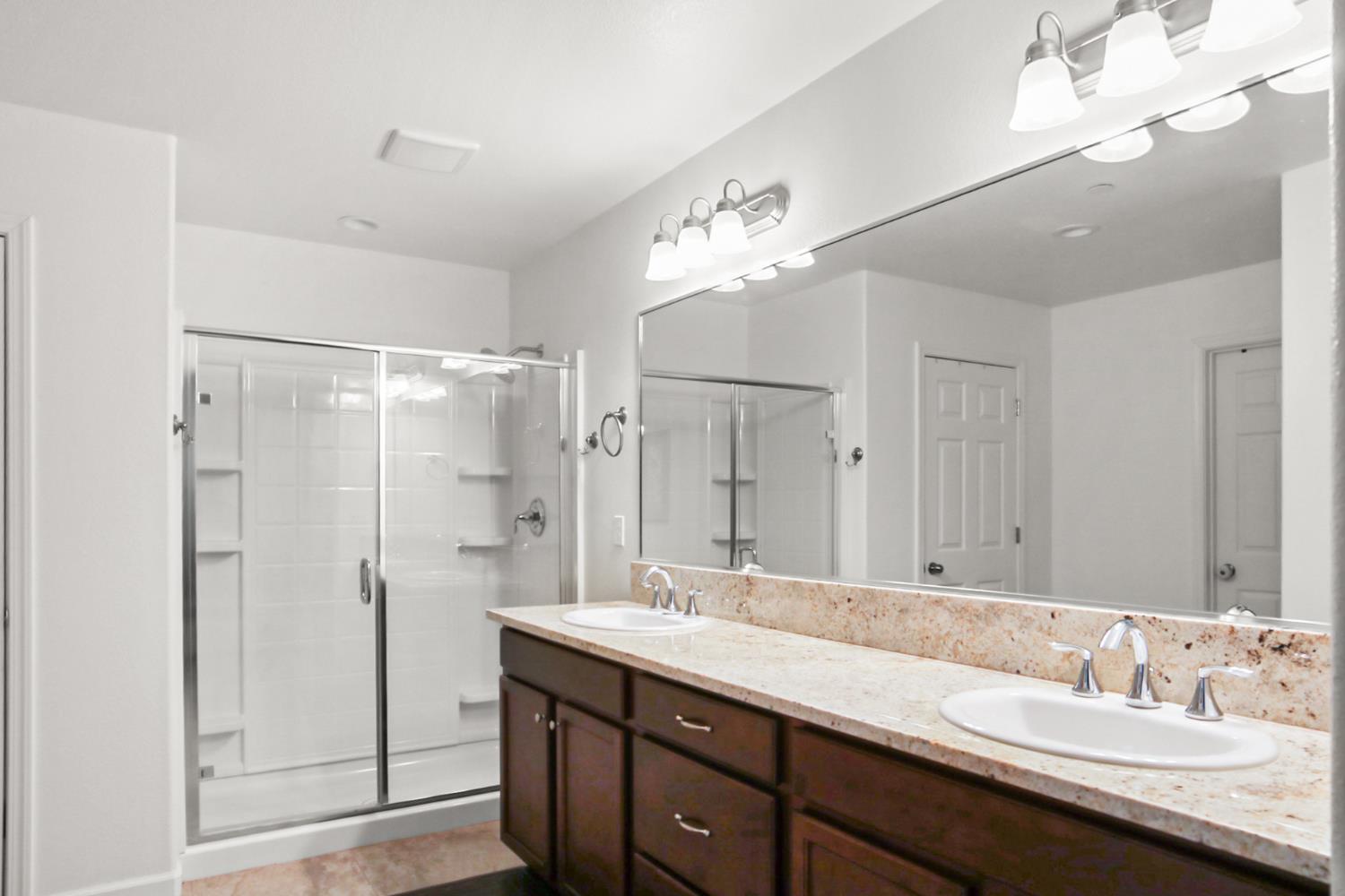 6631 W Fallon Ave, Fresno, CA 93722