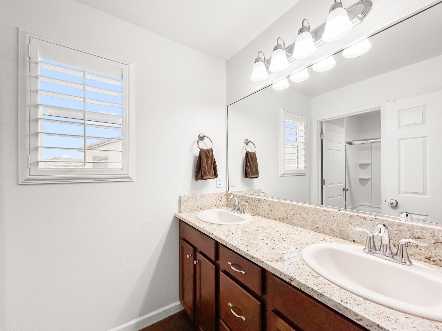 6631 W Fallon Ave, Fresno, CA 93722