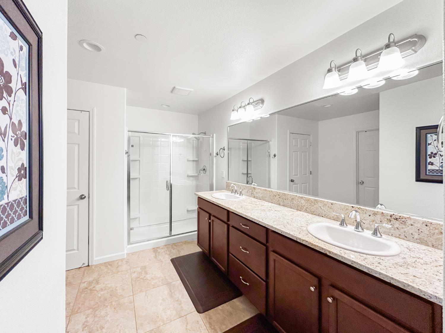 6631 W Fallon Ave, Fresno, CA 93722