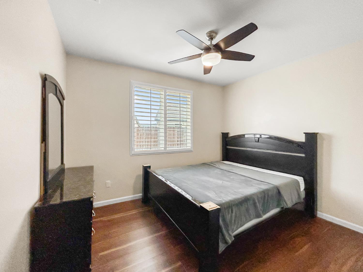 6631 W Fallon Ave, Fresno, CA 93722