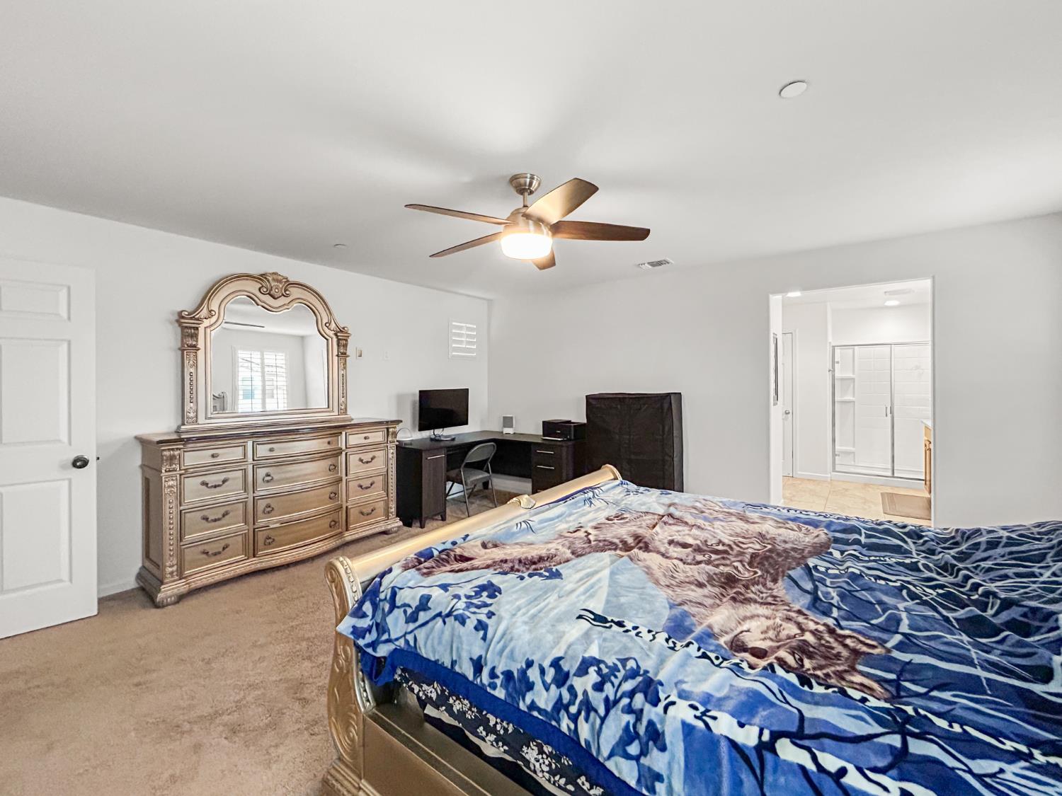 6631 W Fallon Ave, Fresno, CA 93722