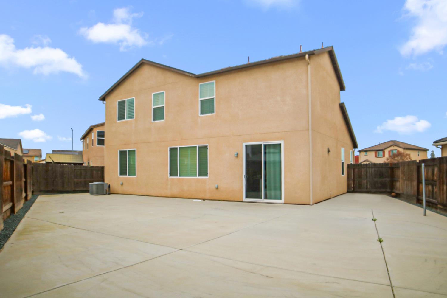 6631 W Fallon Ave, Fresno, CA 93722