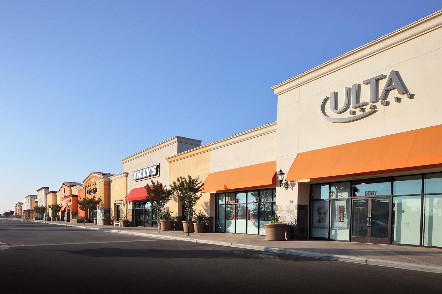 6631 W Fallon Ave, Fresno, CA 93722