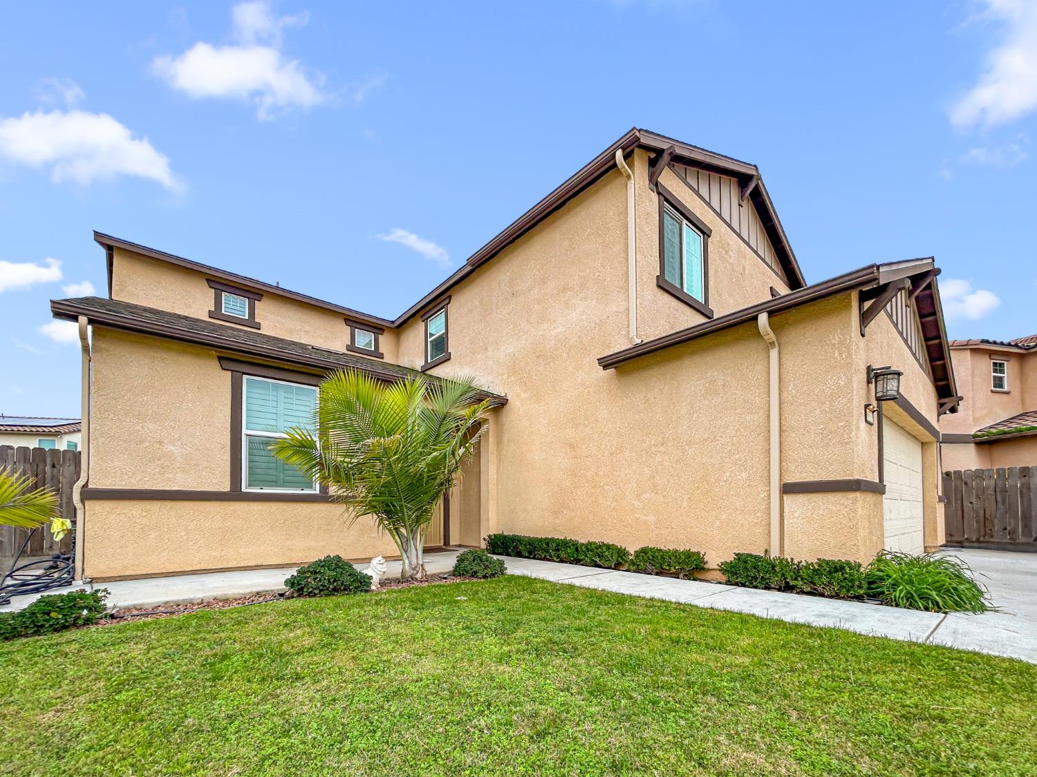 6631 W Fallon Ave, Fresno, CA 93722