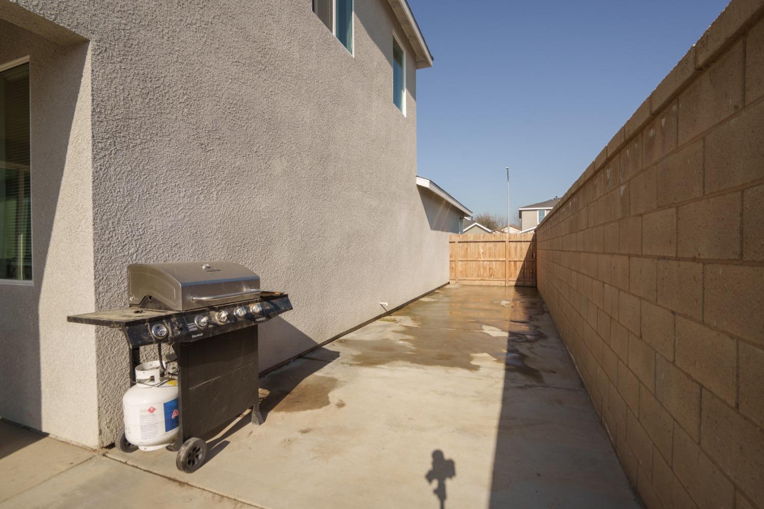 5769 W Austin Way, Fresno, CA 93722