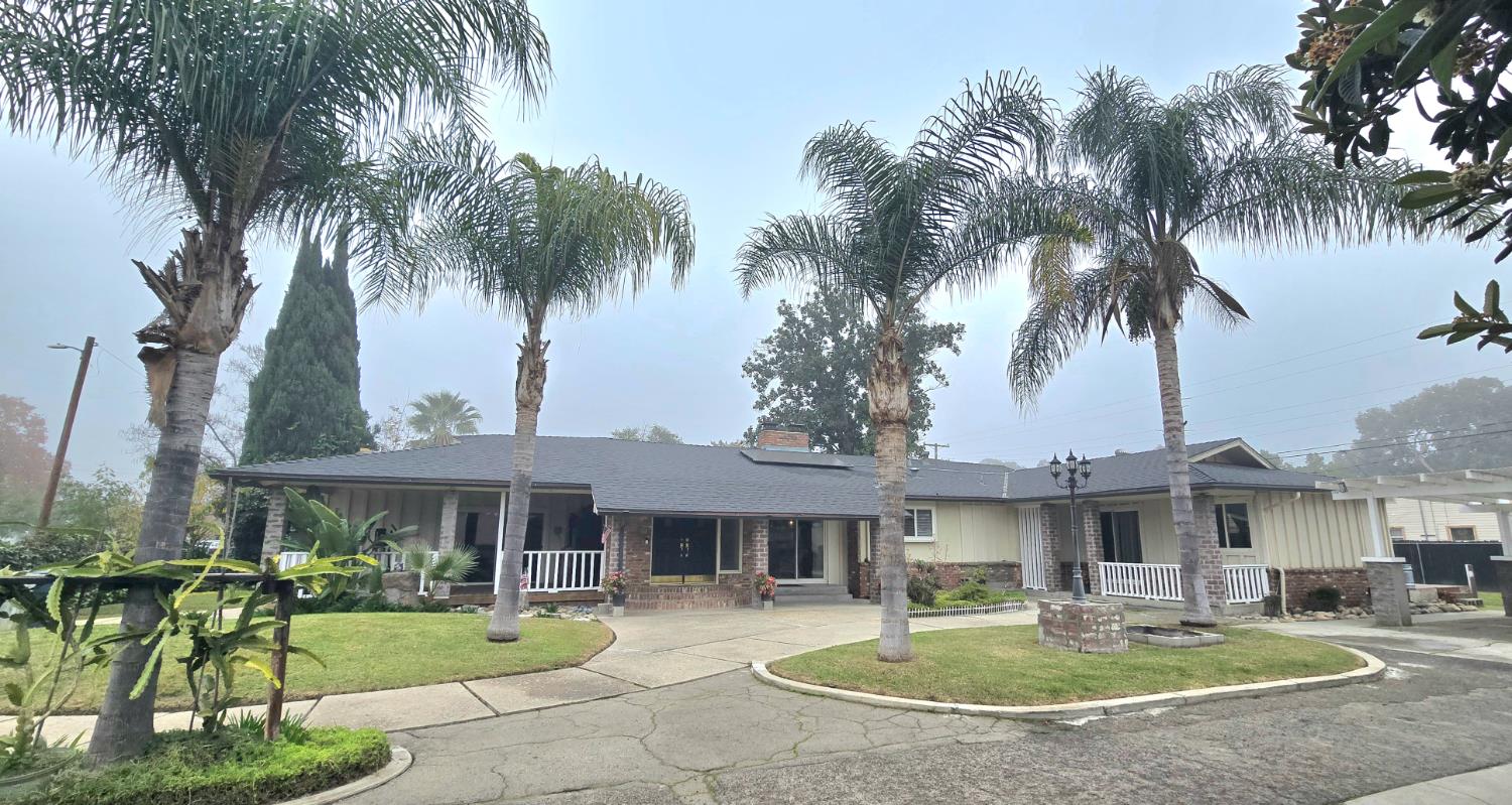 112 E Oleander Ave, Fresno, CA 93706