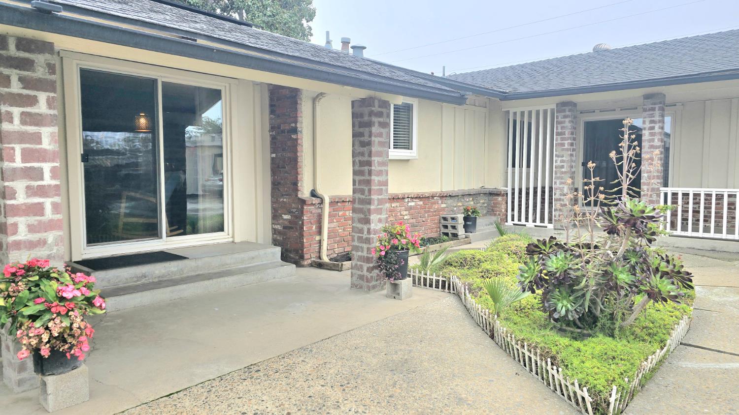 112 E Oleander Ave, Fresno, CA 93706