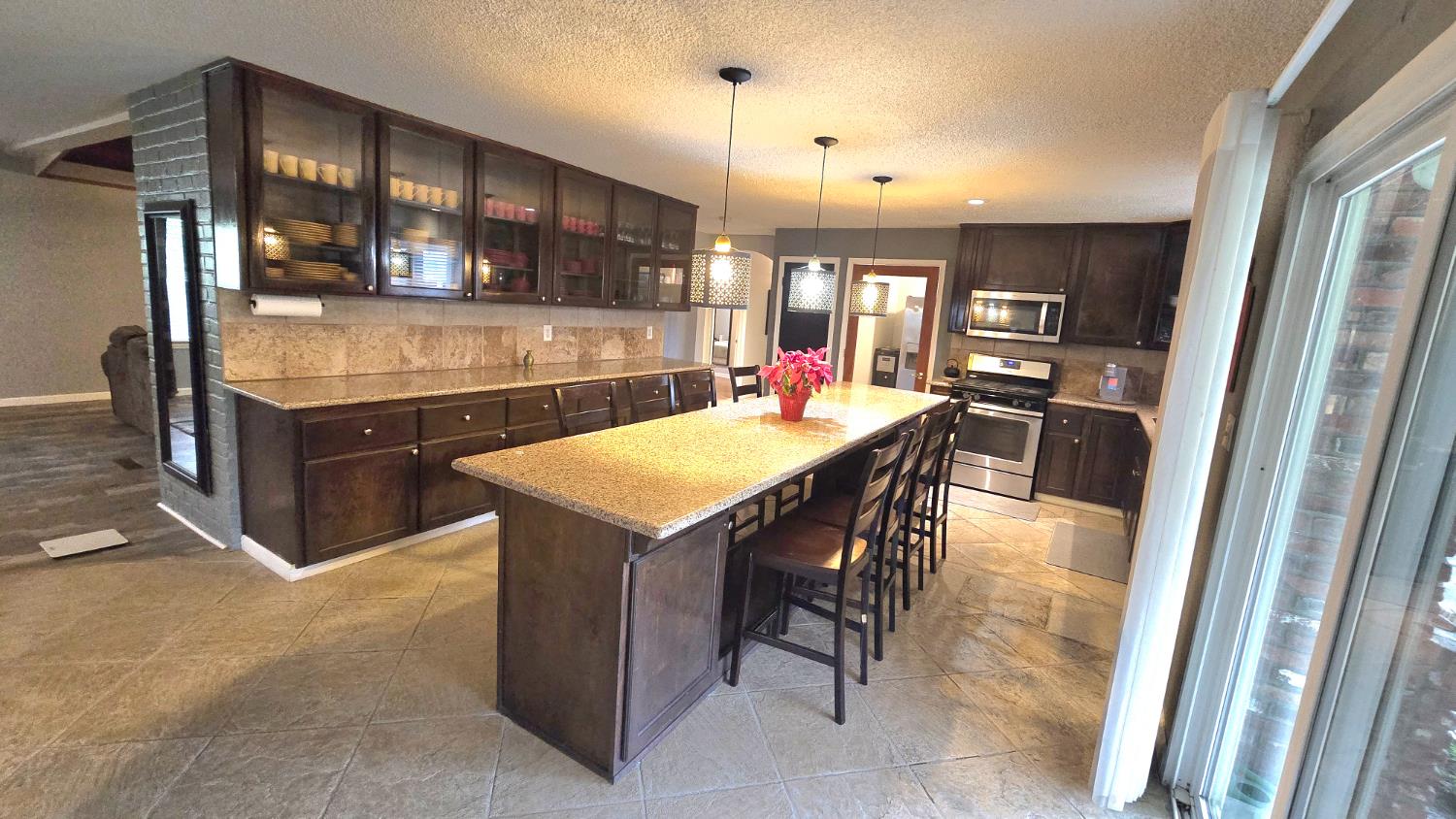 112 E Oleander Ave, Fresno, CA 93706