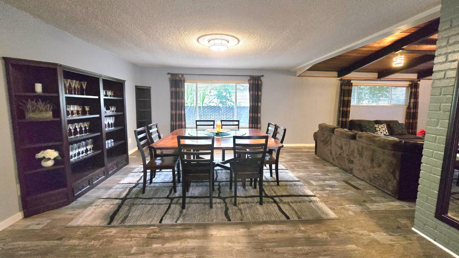 112 E Oleander Ave, Fresno, CA 93706