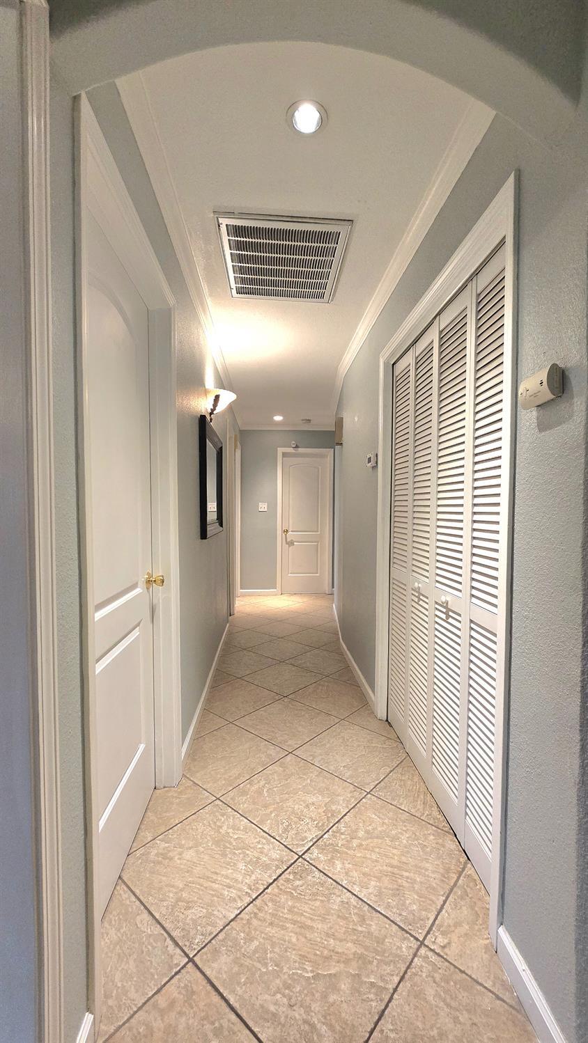 112 E Oleander Ave, Fresno, CA 93706