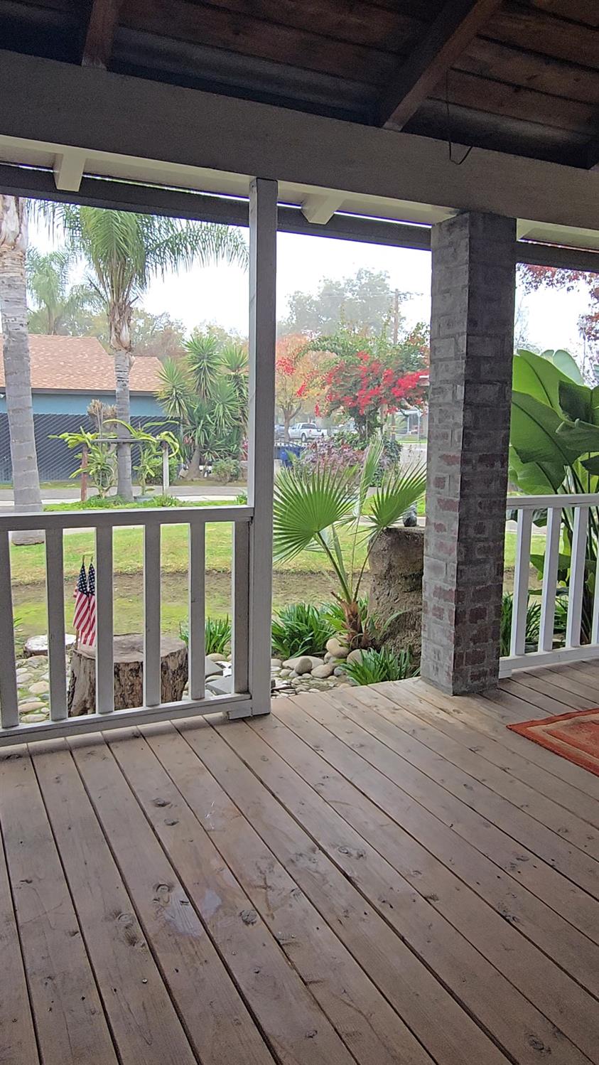 112 E Oleander Ave, Fresno, CA 93706